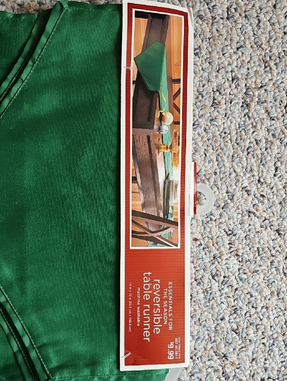 Essentials Green Reversible Table Runner - Picture 2 of 2